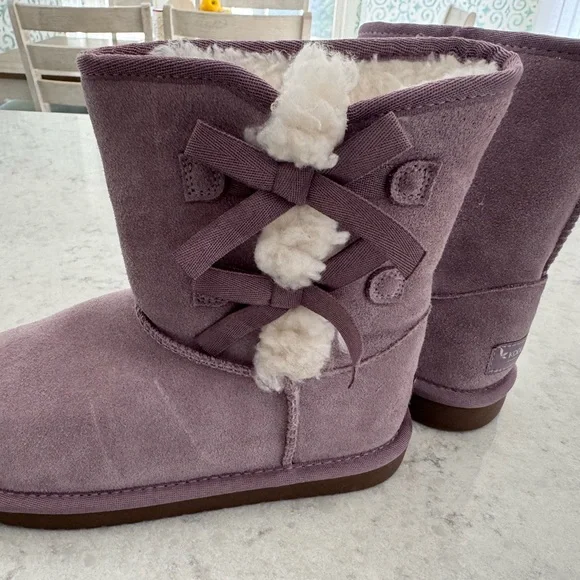 Kookaburra purple Suede Boots with Bows. Size 3 girls. Excellent condition - Picture 3 of 5